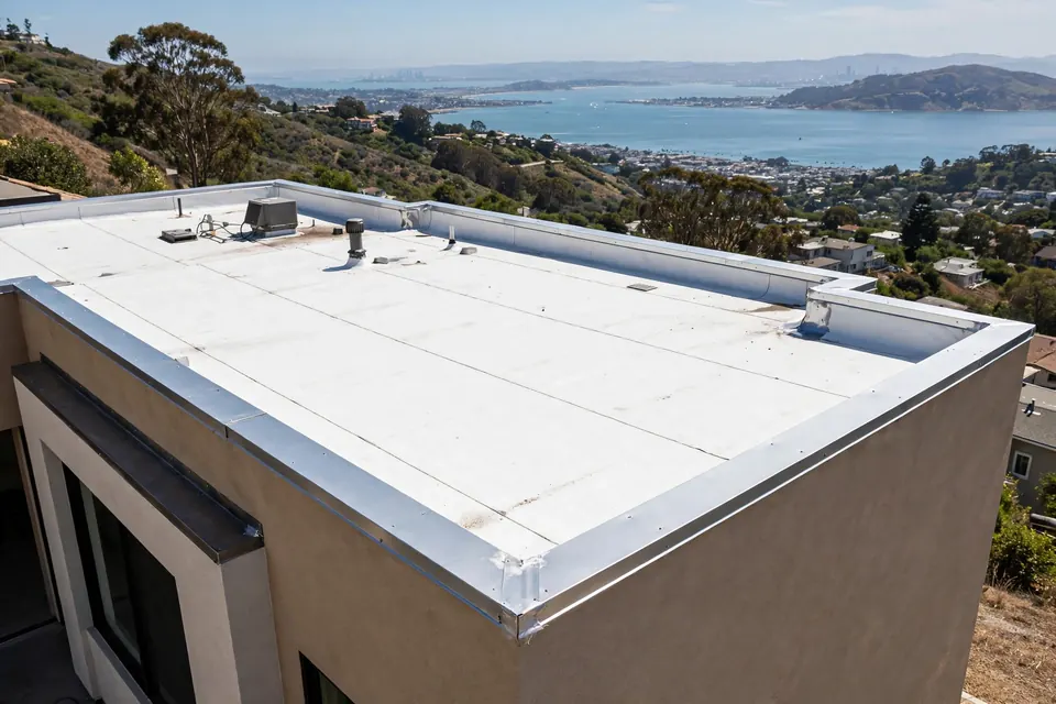 Reemplazo de techos comerciales en una casa en la montaña San Bruno, San Bruno, CA